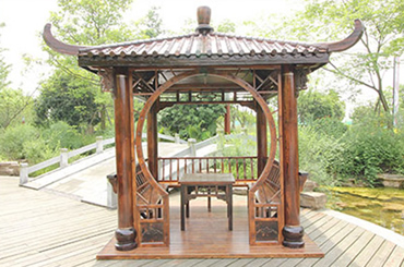 房盖、翘角、龙头角花、宝顶
